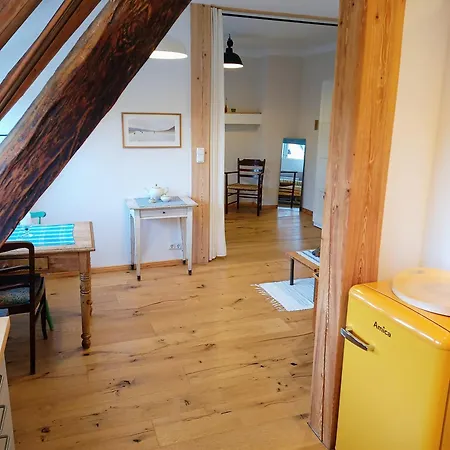Gemuetliches Schwalbennest, Resthof, Dachterrasse In Schaalseenaehe Apartment