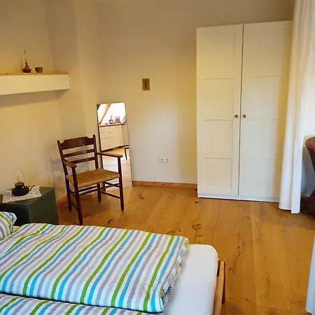 Gemuetliches Schwalbennest, Resthof, Dachterrasse In Schaalseenaehe