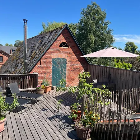 Apartamento Gemuetliches Schwalbennest, Resthof, Dachterrasse In Schaalseenaehe Sterley