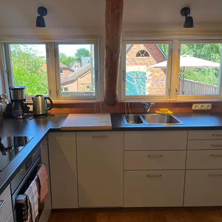 Apartamento Gemuetliches Schwalbennest, Resthof, Dachterrasse In Schaalseenaehe *